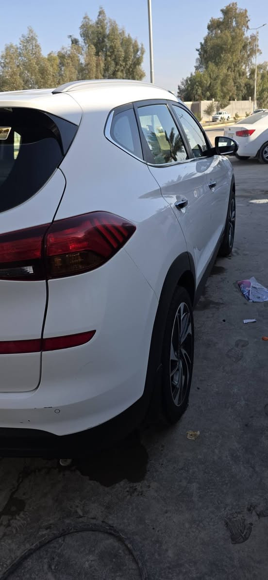 توسان موديل 2020 رقم اربيل باسم شركة تحويل ثاني يوم  محرك 2000 دوش سيارة جاهزة  وبيها حادث بسيط كلش والسونار مرفق بالصور تبريد تدفئة تخم تاير جديد باتري جديد مواصفات مري كهرباء وشفط تحكم ستيرن جهتين شباك نيكل كامرة خلفية بلادي دبل سويج السعر 187 وبيها مجال مكان واسط ناحية الزبيدية 
رقم الهاتف ***********
