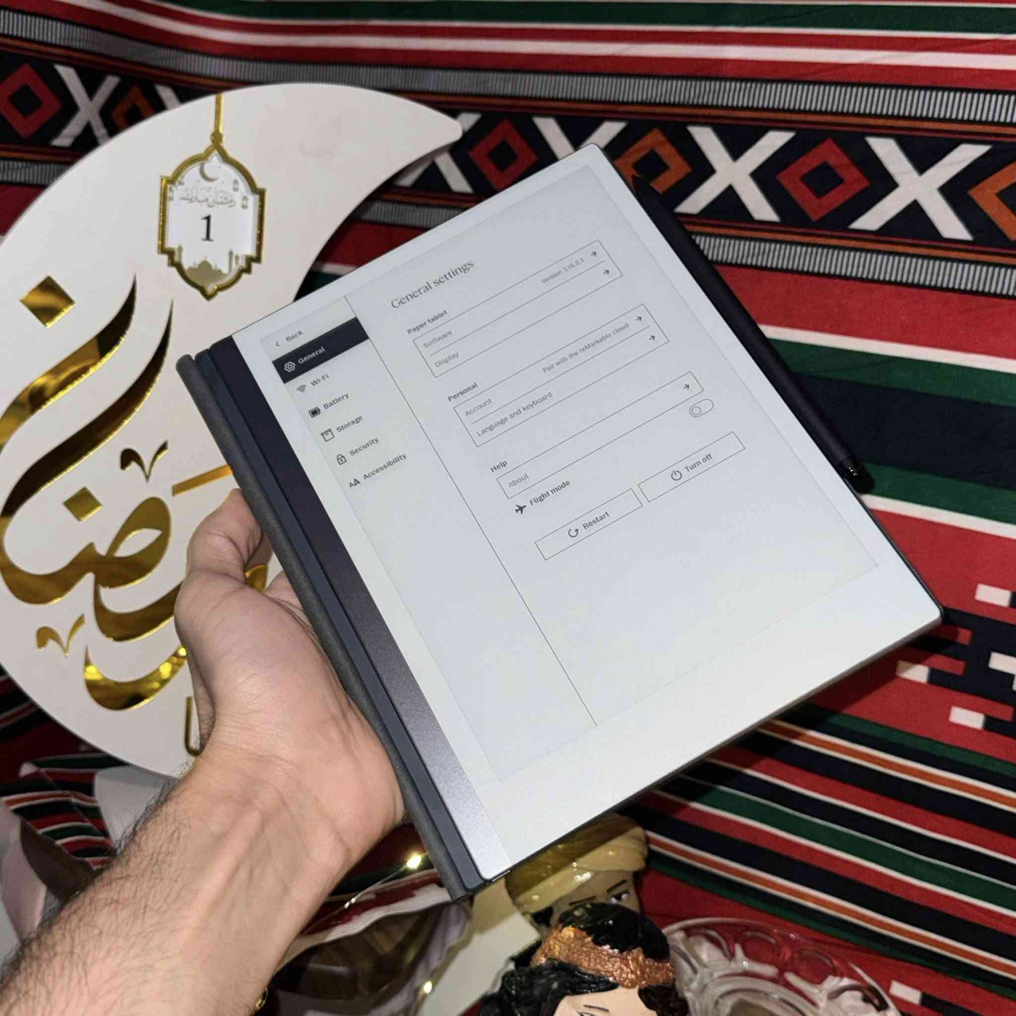 سلام عليكم 
متوفر reMarkable 2
مع قلم وحافظة وكيبل شحن 
حجز وتساب *********** او خاص
