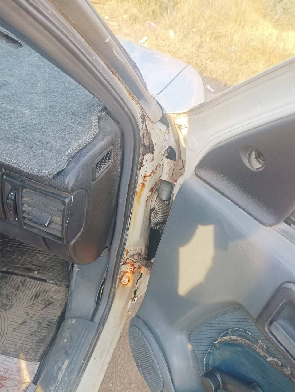 السلام عليكم اوبل فيكترا موديل 91 رقم بابل سنويتها ساقطه سالها اشهر  مالكها يريد تحويل مكان السياره حله السعر خاص ***********
