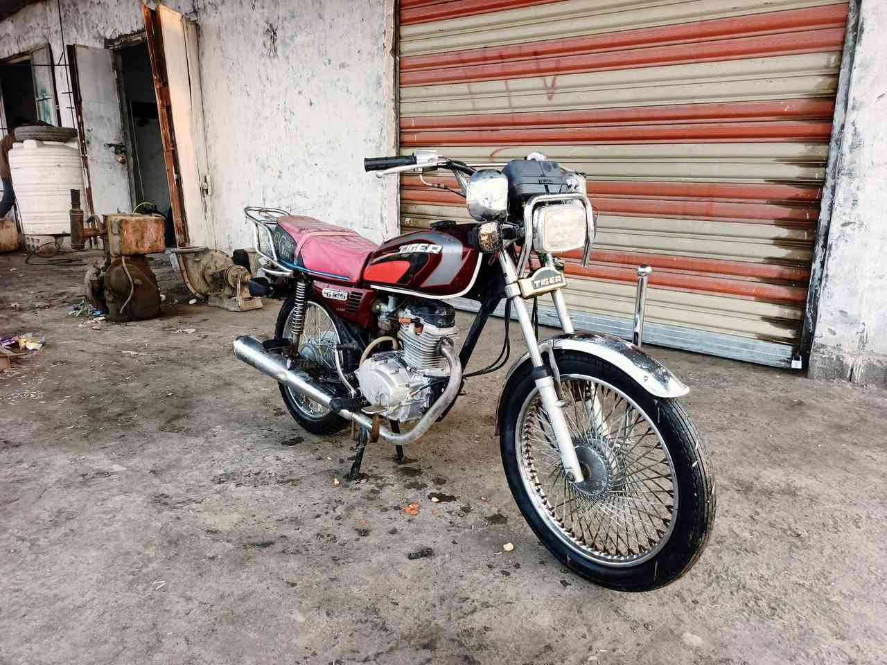 السلام عليكم دراجه تايجر للبيع اوراق كامله 2021 كهربائيات كلها شغاله محرك خير من الله دراجه خير من الله مال جناي السعر ب 400 وبيها مجال مكاني بالحمزه الغربي والاستفسار على هذا الرقم‏‪***********‬‏
