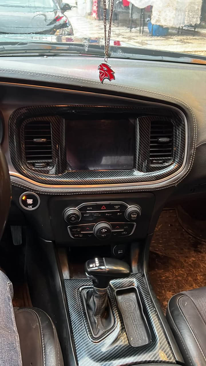 بسم الله الحرمين الرحيم سلامه عليكم سياره جارحه ر rtدايتون 5.7 V8مه كينهHeme واحد قتعه سبوغ بولند جه مه لوغ ته بديل شريكه سينك وبشت كبس بي إرباك گير ومحه رك شه رت  سعره 230 مجال وو ميلون1.375 هزاري يالا سه ر سيار دى ژ سعر هيت خار بشت بازاري 📞***********

‏ دهوك, العراق
