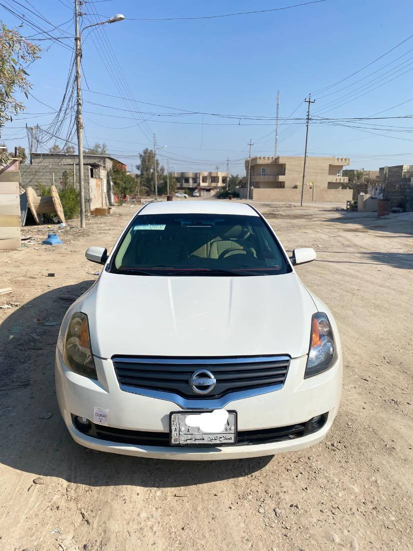 السلام عليكم
للبيع  نيسان التيما موديل 2008 
رقم صلاح الدين ألماني مشروع وطني 
محرك 2500 
فول ماعدا فتحة السقف 
السعر 90 وبيها مجال قليل 
***********
