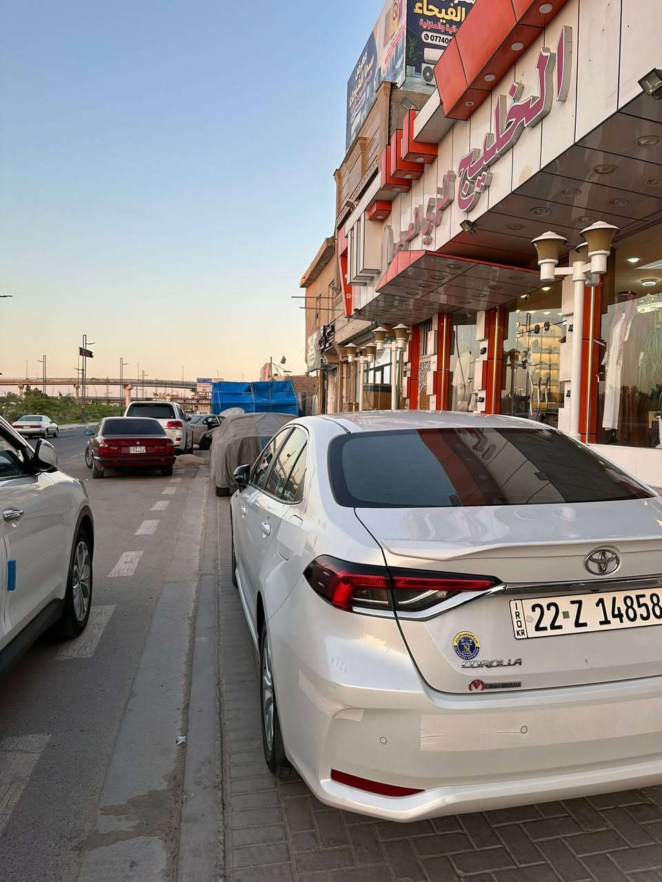 كورلا تيوتا موديل 2025 بانزين فقط
وكاله ساس SAS تيوتا العراق ام الضمان
كفاله عامه 
المواصفات:
1.فول مواصفات السياره
2.ماشيه 22 الـف 
3.محرك 1800 بانزين GLi
4.بصمه تشغيل عدد 2
5.نضام ترحيب عند الاقتراب
6.حساس ابواب دخول ذكي
7.تبريد قطعتين منفصل
8.درايف مود
9.لايت  عالي ناصي اوتو+ بروجكتور لدزينون+لد صباحي زينون
10.كيجان شاشه ديجتال
11.شاشه نفكيشين + ابل كار باي واندرويد اوتو 
12.كامره خلفيه 360 درجه HD
13.حساسات اماميه خلفيه عند الاقتراب 
14.مانع انزلاق
15.منافذ شحن طاقه طاقه +منافذ شحن قطعتين
16.اشاير بل مري +مري شفط+تحكم مري جانبيه
17.شباك كروم 
18.ويل كب عدد (5) حجم 16 تايرات شركه ابلاديه اسبيرها منازل
18.حساس اطار + حساس لايت عالي ناصي اوتو
19.حساس مطر
20.تحكمات استيرن كامل 
21.اسلايد فتحه بنوراما 
الهاتف***********
العنوان : بصره جمعيات
