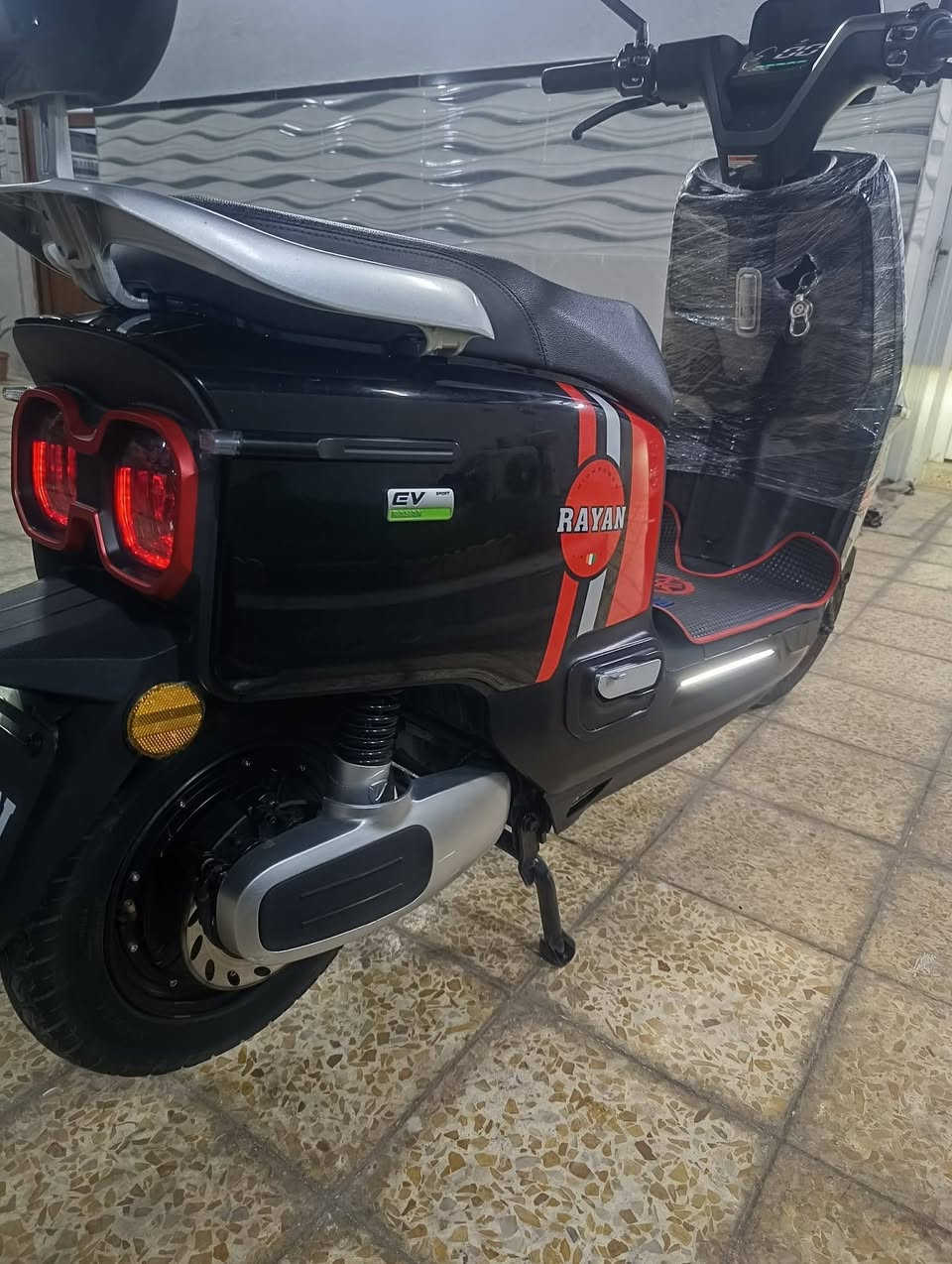 ريان ابو عيون حديث
نظافة واضحة بالصور 
السعر 850 بي مجال قليل 
الرقم ***********
الرقم ***********
العنوان موصل ايسر حي عدن
