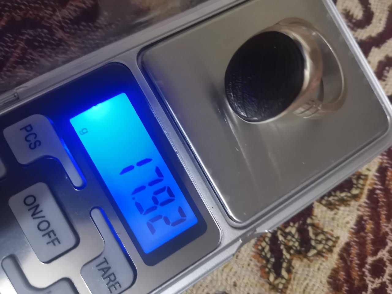 خاتم عقيق يماني مخطوط اية الكرسي المباركة صياغه يدويه ثقيله الحجر ٢سم × ١.٥سم قياس ٢٣ الوزن ١٧.٩٢ غرام السعر ٩٥ الف مع التوصيل


**إذا كنت صاحب هذا الإعلان وتريد حذفه لأي سبب، رجاءا أرسل رسالة إلى الدعم الفني**