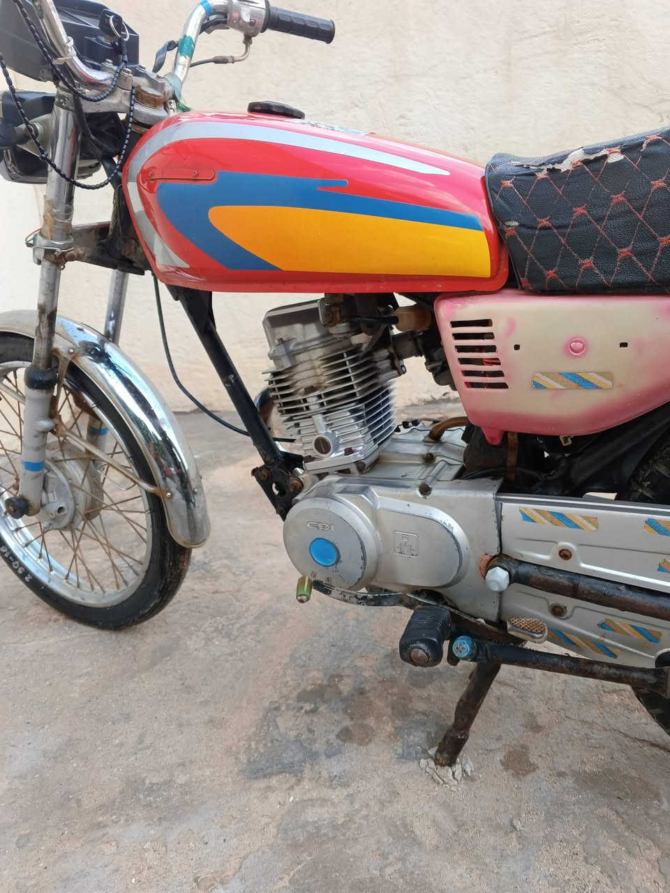 سلام عليكم دراجه لبيع موديل 15اواق اصولي السعر 750وبيه مجال العنوان الميمونة رقم ***********
