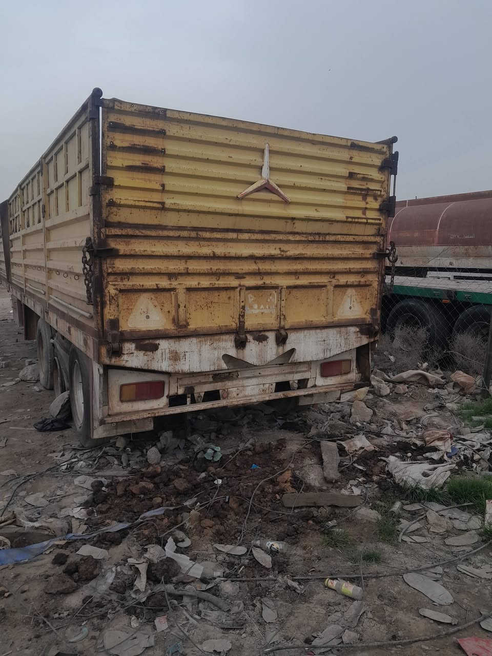 للبيع عربانه ٤محور واحد بيه نقص اتصل ***********
