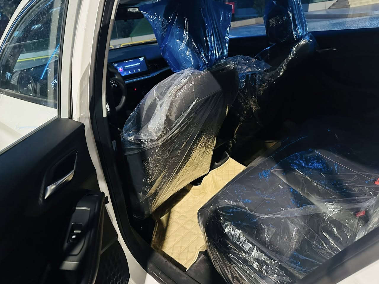 ﷽

MG بۆ فرۆشتن مۆدێل ٢٠٢٤ فول مواسەفات ٢٥ هەزار ڕۆشتووە بۆیاخ و ساردی نیە شوختیش بەشەرت ٤ بۆ ٥ جێ بەرد و قوپاوی بچوکی هەیە سەیارەکە دەرەجە ١ جوانە سۆنەریم داناوە

نرخی ١١٤ $ معامەلە 

***********

