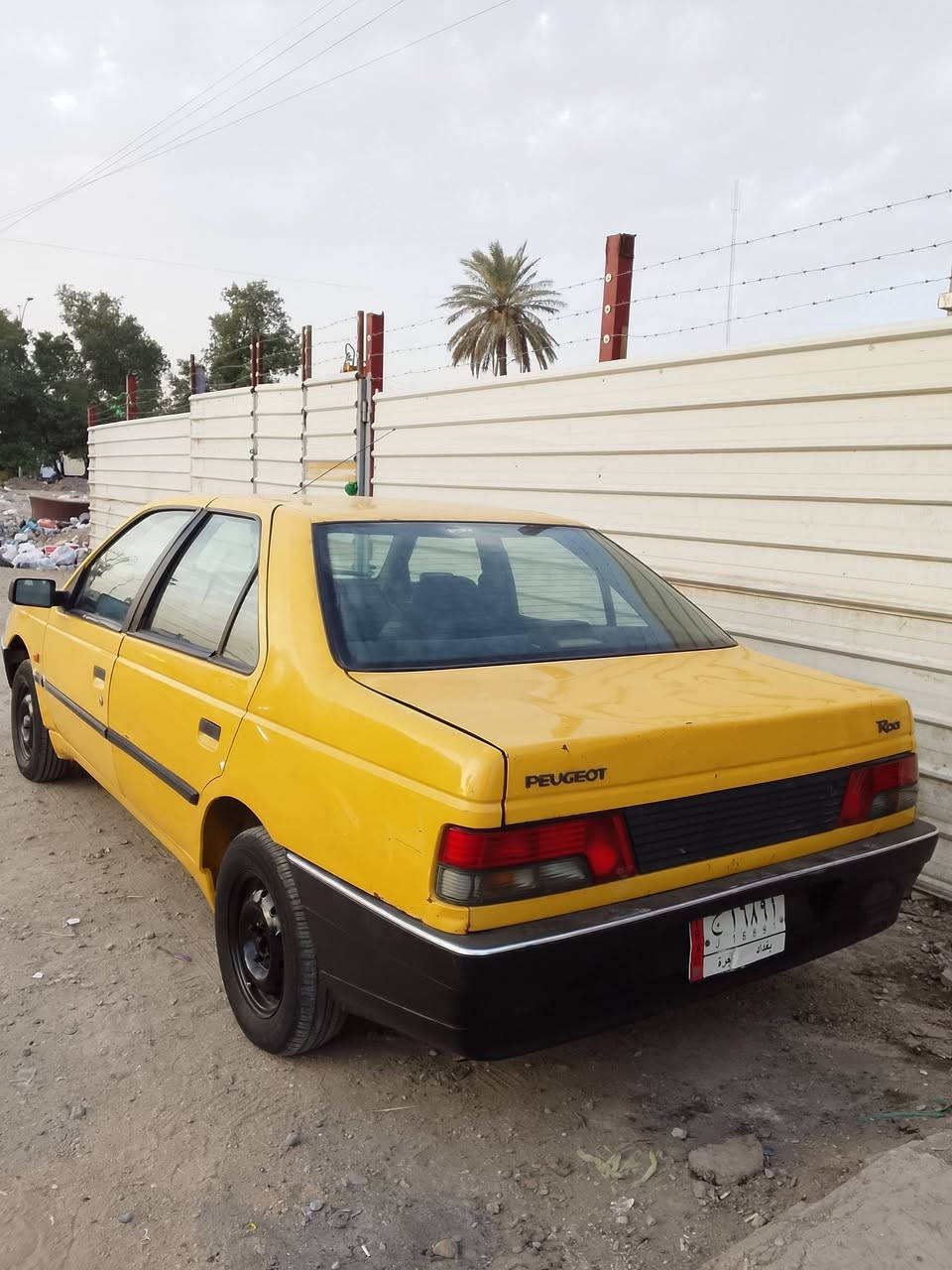 السلام عليكم
بيجو روئ 2009 السياره بيهه جاملغ وباب السايق صبغ فقط اثر شخوط بيهه شاصي واحد معمر باقي السياره كفاله وكله ع بلاد 
السعر 25 تحويل مباشر تاخذ سنويه مجدده ومصفره هيئه وغرامات 
مكان بغداد بلديات ***********
