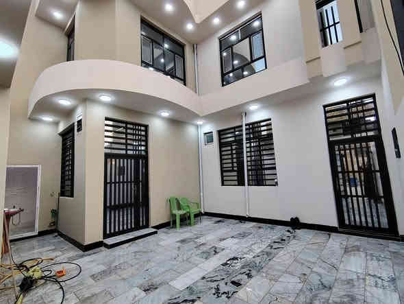 🏡دار للبيع🏡

المساحة:200 متر مربع
عدد الطوابق:طابقين
نوع السند:#طابو_زراعي_سند_٢٥_أقرار
السعر:(155) مليون دينار #قابل_للتفاوض

تفاصيل الطابق الأول:
غرفتين
صالة
مطبخ 
صحيات عدد 2
استقبال
كراج كبير/مكشوفه 2

تفاصيل الطابق الثاني:
غرفتين + سويتات (كل غرفة بحمام)
صالة
سطح
مطبخ شتايكر

الميزات:
ماء
كهرباء
قريب من: سوق/مدارس/تبليط #عرض_20

الموقع:🏡 (#توجد_جميع_المساحات)
نجف/شارع الصب عمود 335
شارع جسر الشهداء
 #ملاحضه_يبعد_عن_الجسر90متر

للتواصل:
***********
***********
***********
