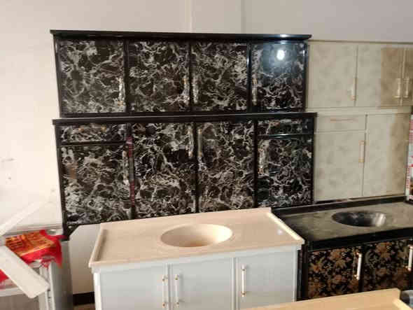 معرض يونس لتجاره الأثاث المستخدم والجديد 

كاونتر مترين مع سنك متر وثلاثين مرمر جديد 

للاستفسار الاتصال على الرقم التالي 

*********** تكريت
