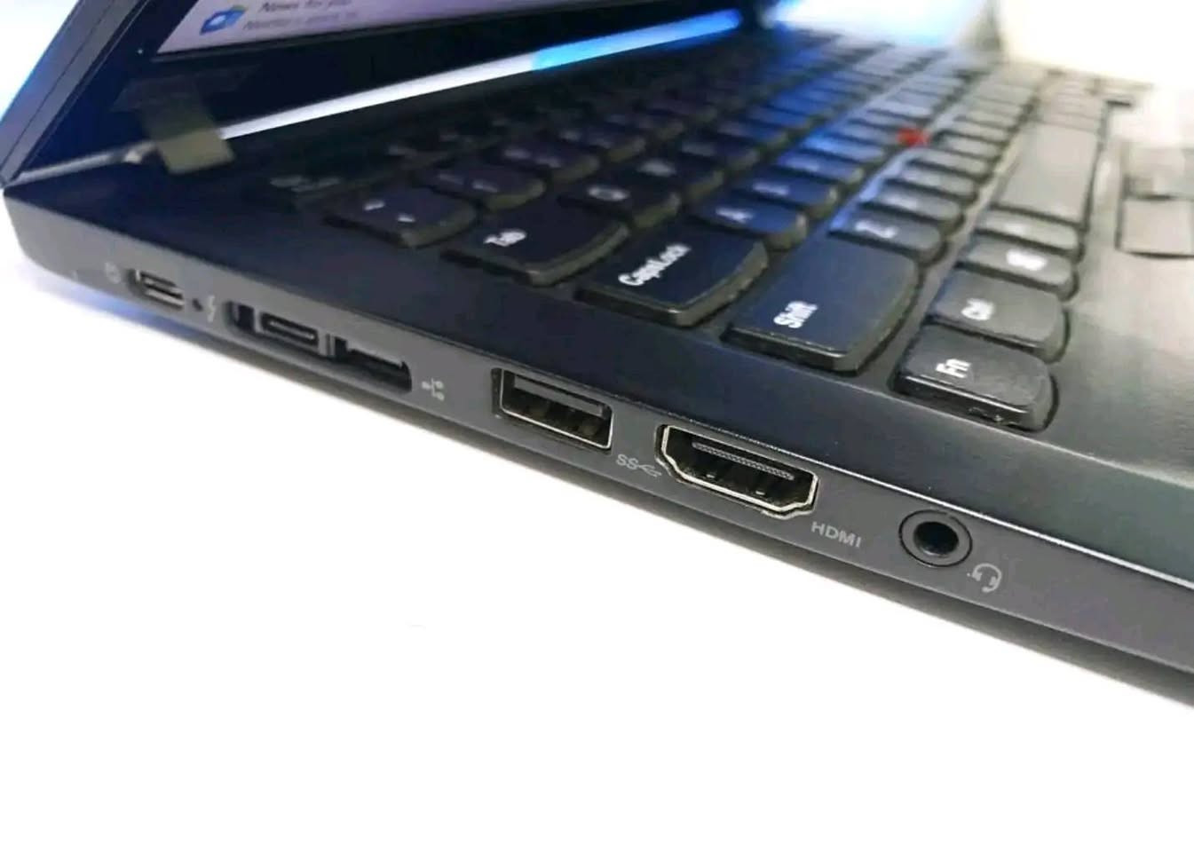 لابتوب lenovo core i7  سوبر سلم الجيل الثامن للبيع
المعالج core i7 الجيل الثامن
رام 8 كيكا DDR4
هارد 256 كيكا SSD
كرت الشاشه Intel UHD حجم 4 كيكا
الشاشه حجم 14 انج ضد التوهج  دقة FHD
باتري ليثيوم 6 خلايا  شحن سريع 65 واط والباطرية ممتازة وشاحن تايب سي 
كامره دقة hd تحتوي قفل فتح وغلق الكامره
 منفذ تايب سي و رام  وhdmi وسيم كرت وباقي المنافذ   الحاسبه كلش نضيفه وحلوه
السعر 325الف النجف, العراق


**إذا كنت صاحب هذا الإعلان وتريد حذفه لأي سبب، رجاءا أرسل رسالة إلى الدعم الفني**
