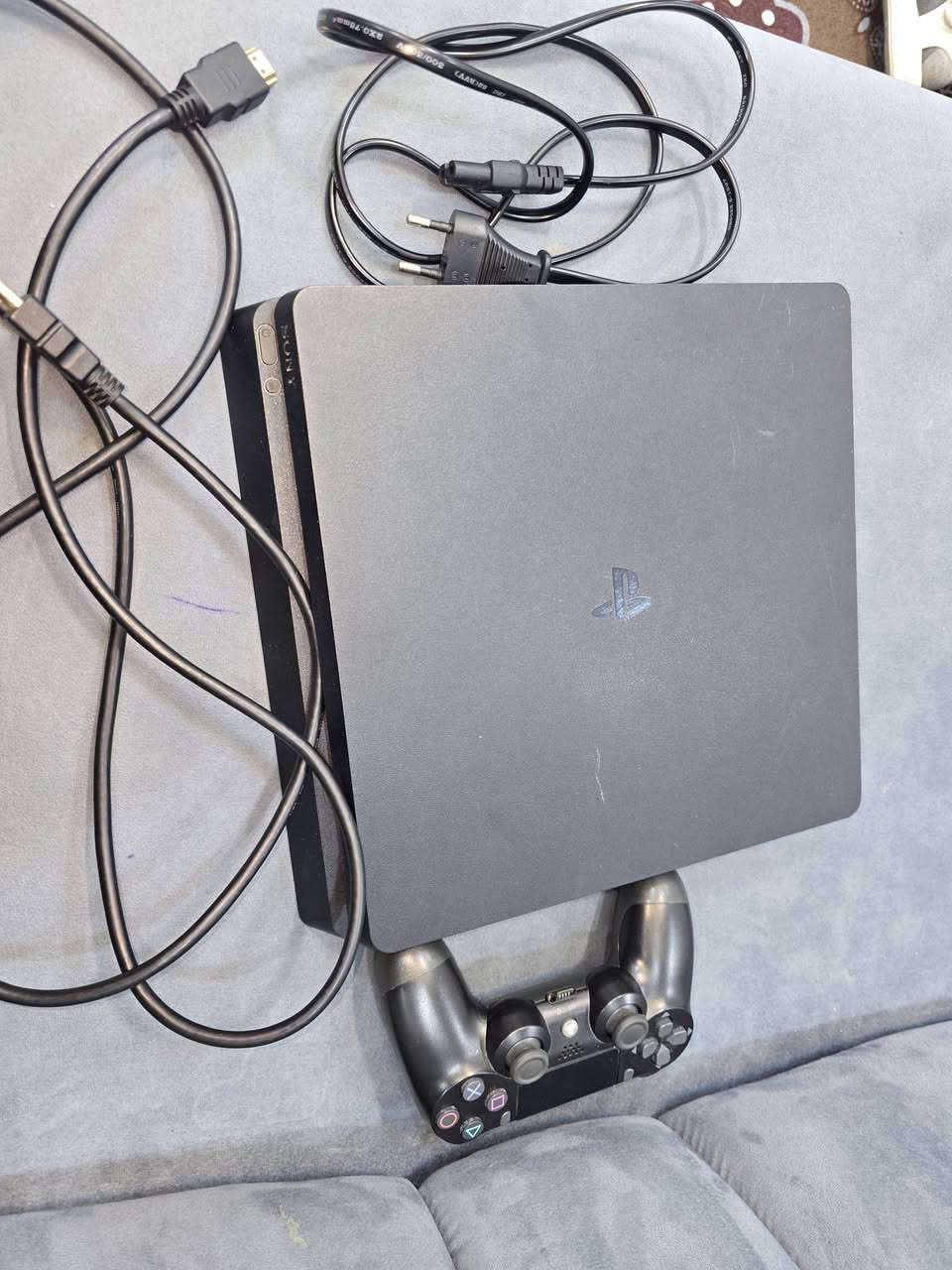 السلام عليكم عندي بلي 4 سلم نظيف كلشي مابي السعر 210 وبي مجال بسيط ومعا حساب امريكي وكامل ملحقاته 
للتواصل على هذه الرقم 
***********
