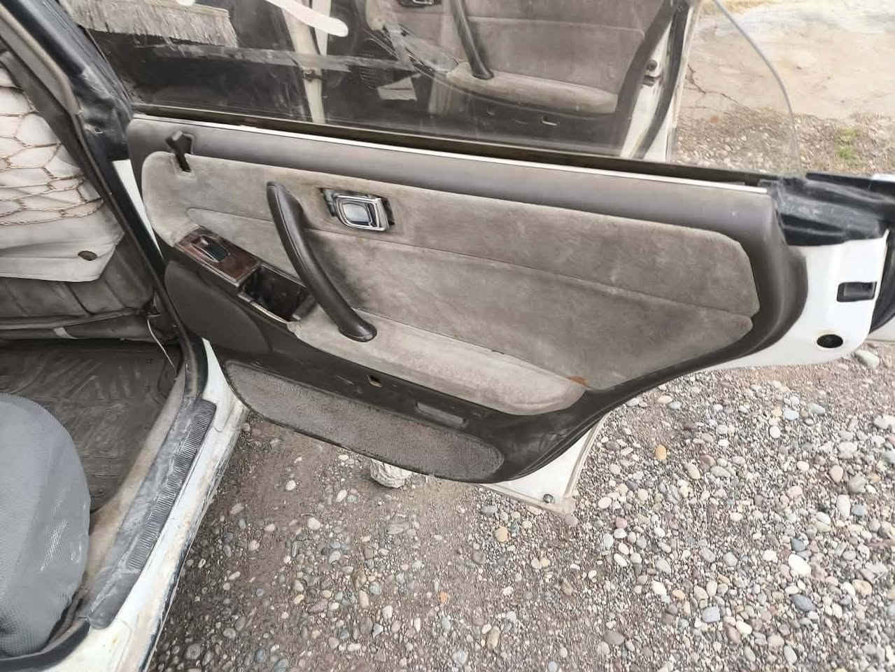 السلام عليكم سياره هارتوب موديل 91 رقم ألماني سنويه 27 شرط التحويل محرك شرط كير كايم كيره يمشي نمرتين فقط السعر 20 وبيه مجال ويرهم مراوس حسب القناعه
***********
