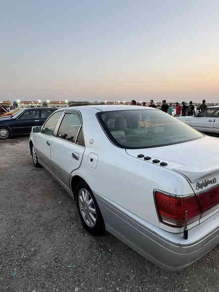 السلام عليكم 
ملكه موديل ٢٠٠٢ اصوليه باسمي سنويه  وارقام جدد
اربع دكم
ثلاجه وبرده خلفيه 
تبريد قطعتين 
سياره نضربت عندي والصورة موجوده 
شراي خابرني وتدلل ***********
