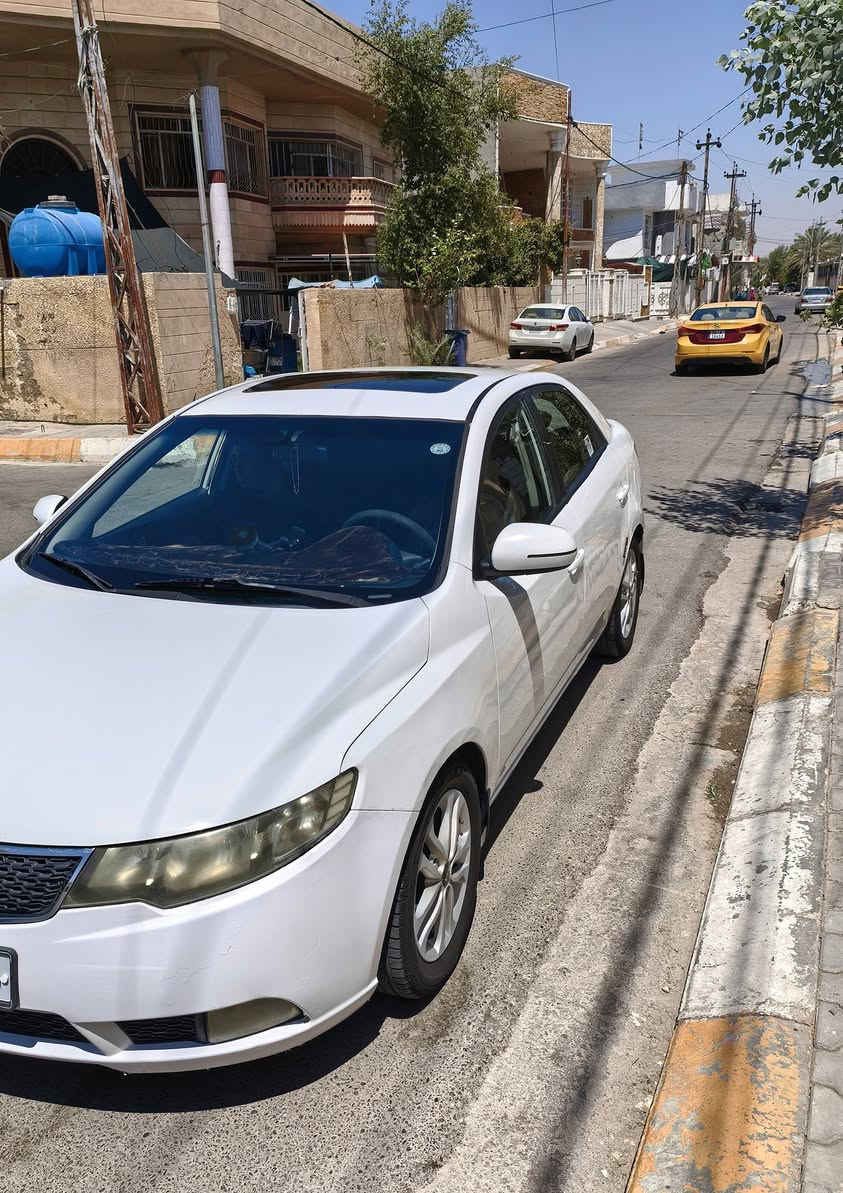 السلام عليكم
سيراتو ٢٠١١ فول مواصفات عدا البصمة 
رقم اربيل هزة وسنوية جديدة 
تخم تايرات جديد 
تبريد شغال 
تفاصيل اغلبها موضحة بالصور 
مكانها ديالى / بعقوبة / التحرير / قرب مدرسة سوريا 
***********
السعر 110$
