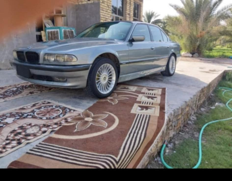 السلام عليكم BMW 730i
موديل 99 بالسنويه محدث 2000
 رقم بغداد شرط المداور   مكينه 30 جديده 
  جاهزه من كلشي
 مصبوغه عام للجماليه
دايمنو جديده مال 12 سلندر
ويل مال 750
كهربائيات شغاله
جنطه شفط 
باتري جديد
دايفروم جديد
راديتر جديد
واتربم جديد
كامره خلفية دواره 
حداديه نظيفه
 مكان السياره ديوانيه. 

  استفسار *********** او واتساب
