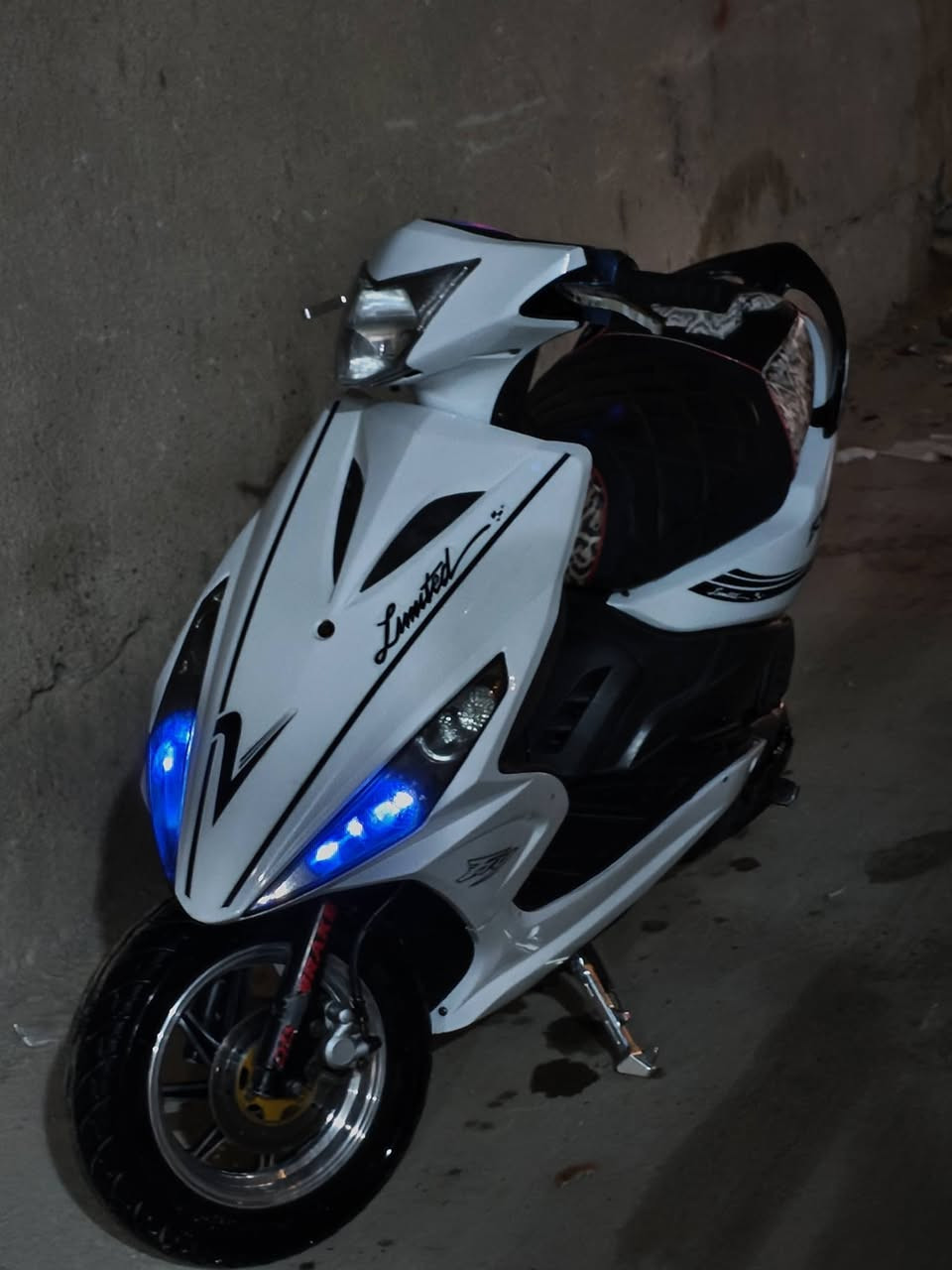 سلام عليكم
ماكس مضلع مكينه 49 خرسه صار لها 4 اشهر من طالعه من الحاويه دراجه عليها كلجات FCS الدراجه شلعه ومعدل خير من الله جيب فيتر وتعال افحص الاستفسار على هذا الرقم ***********
