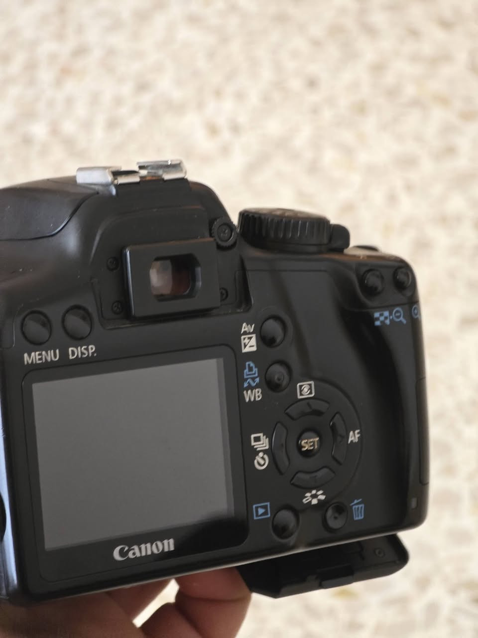 📸 للبيع كاميرا Canon EOS 1000D (Rebel XS)
كاميرا كانون DSLR بحالة جيدة، مناسبة للمبتدئين ومحبي التصوير.
✅ تصوير صور احترافية
✅ شاشة خلفية ومعاينة مباشرة
✅ صناعة يابانية أصلية

***********
واتساب
