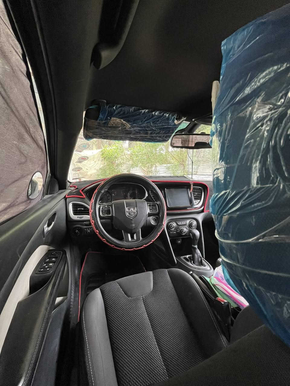 سلام عليكم . دوج دارت مديل 2016  مكفوله من التبديل و الضربه وعيب الشرعي سياره  جاهزه تخم تاير حداديه تبريد وي سويج محرك,2000, فول مواصفات عد فتحه كير اوتو +عادي رياضي مثبت سياره جاهزه رقم انكلزي بسمي تحويل ثاني  يوم سعره (102)او بيه مجال   الاتصال  عله رقم وانه خادم (***********) مكاني سوق الشيوخ
