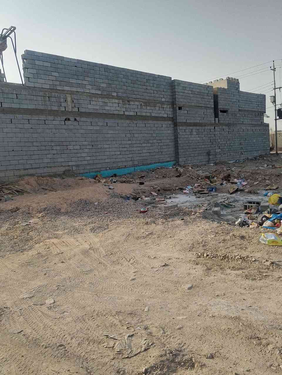 السلام عليكم يتوفر قطعتين للبيع مساحه كل قطعه 150متر طابو زراعي عراقي الموقع ابو الخصيب حمدان قرب البريد كل الخدمات متوفره ***********
