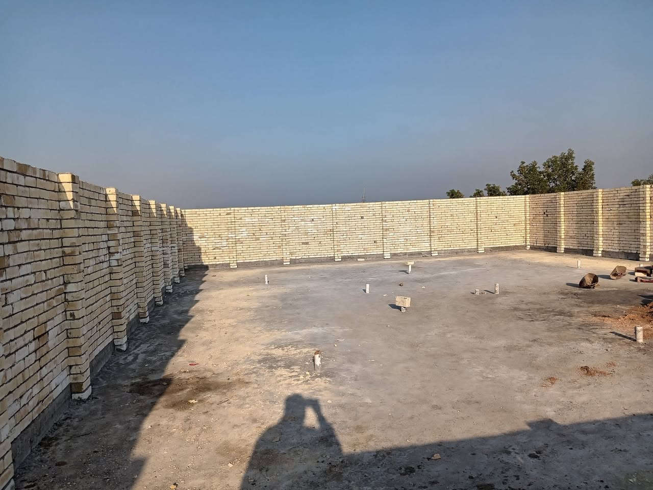 السلام عليكم كادر خلفات بناء طابوق ابلوك فرمستون فرشي شغل نظيف درجة أولى ناخذ قطعي وعلى سياره عمل في كربلاء استفسار ***********
