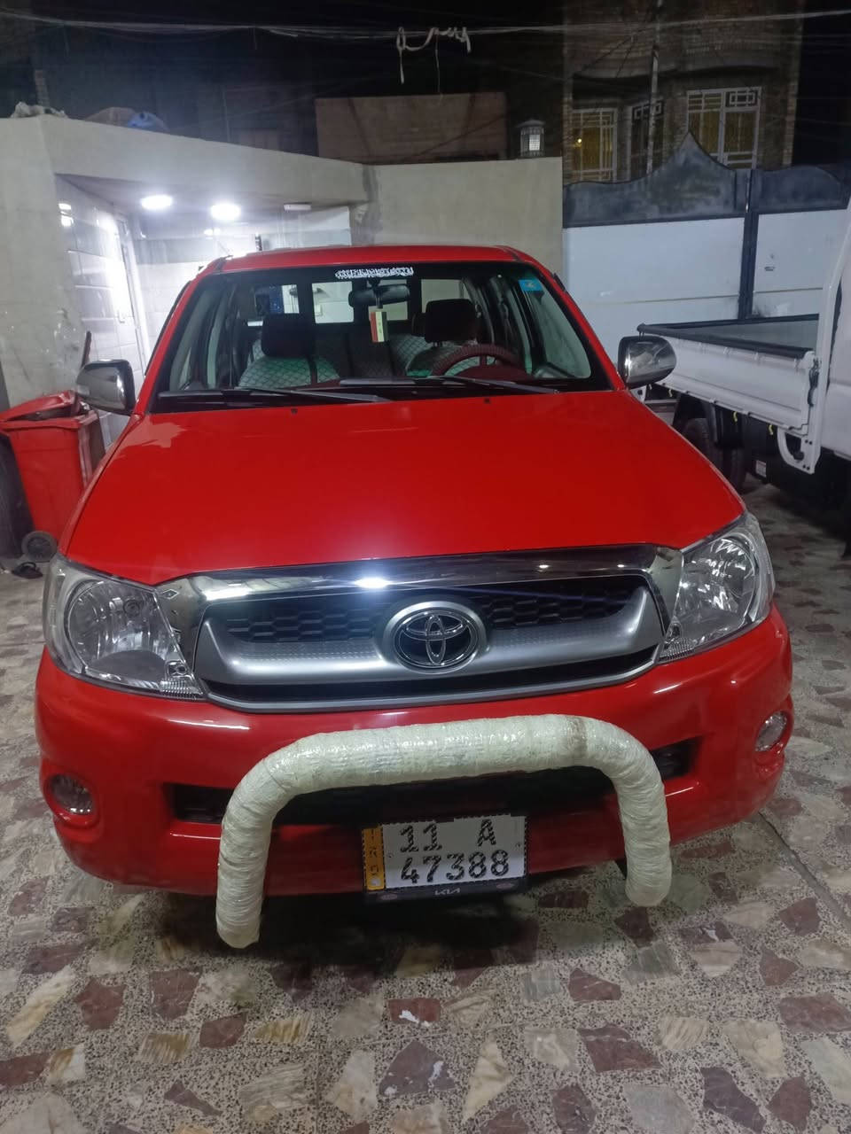 سلام عليكم للبيع بيكم هايلوكس .2010 كويتي. اصل .رقم بغداد Eجديد ..  السياره مكفوله من الضربه والكص والتبديل 
والصبغ عده شويه بل باب. و.  وره راكب من جوه فقط ....
مكينه وكير جدد ..              صدر امامي و خلفي جديد ...
تخم تأير جديد ...   دواخل شركه جديده.   . شاصي 19 ..
تبريد ثلج .🥶.                 كهربائيات كله شغال 😎 
سياره جاهزه خير من الله. مال بيت ..      مكاني بغداد ❤️
📞الرقم ***********.        تحويل مباشر بسمك 😇 
غير متواجد عل نت 😉.             اتصل واني خادم 😇
