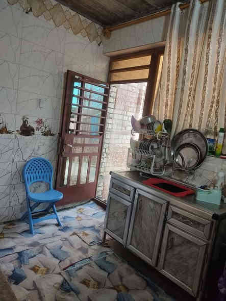 #الدار_للبيع  السلام عليكم من رخصه صاحب الكروب للبيع بيت 100م مربعه طابو زراعي سند 25  طابقين يحتوي على  اربع غرف واستقبال وحولي ومنور صحيات  2 داخلي وخارجي مطبخ  مع بيتونه ومخزن الطابق الارضي كامل الطابق الثاني بس لبخ نقص مثل مامبين بالصوره العنوان الدوره ابو دشير   مستوصف الشهداء شارع اسواق السيد  للاستفسار على الرقم  ***********   سعر مناسب بيع مستعجل السعر خاص
