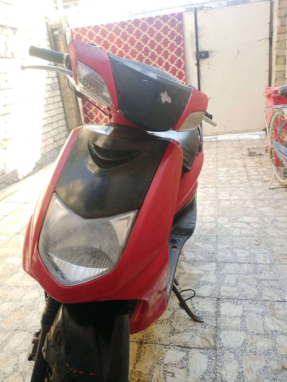 دراجه سكنس نثيه كابريتر بيهه صوت ما عرفه مال شنو السعر 250 وبيها مجال العنوان لشعب الرقم ***********
