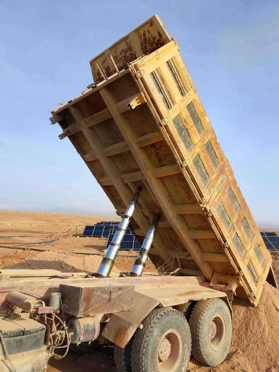 افيكو للبيع رقم اسود انبار محرك 37كير اقجم سعرها 60مكانها لانبار القائم ***********
