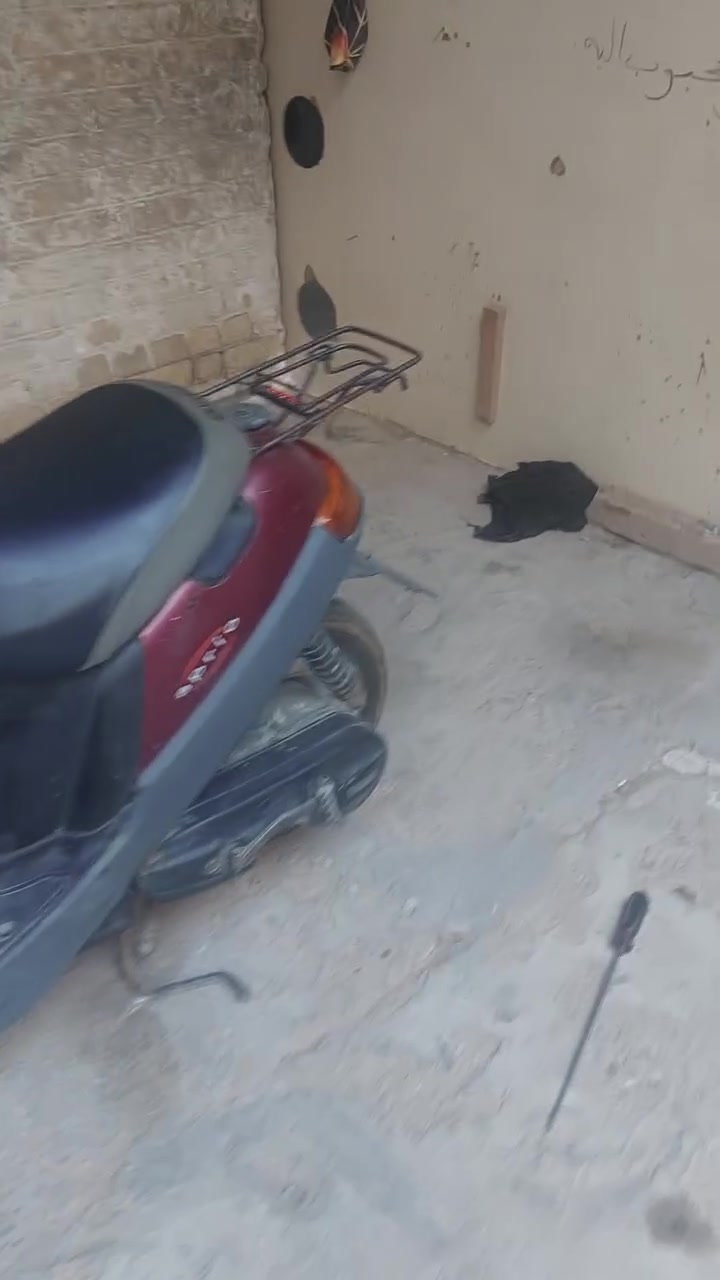 عندي دراجه بطه حاويه استعمال قليل استعمالها 3 اشهر أريده 550 وبي مجال مكاني كربلاء ولايه مقابيل شارع الامام علي وهاذا رقمي ***********
