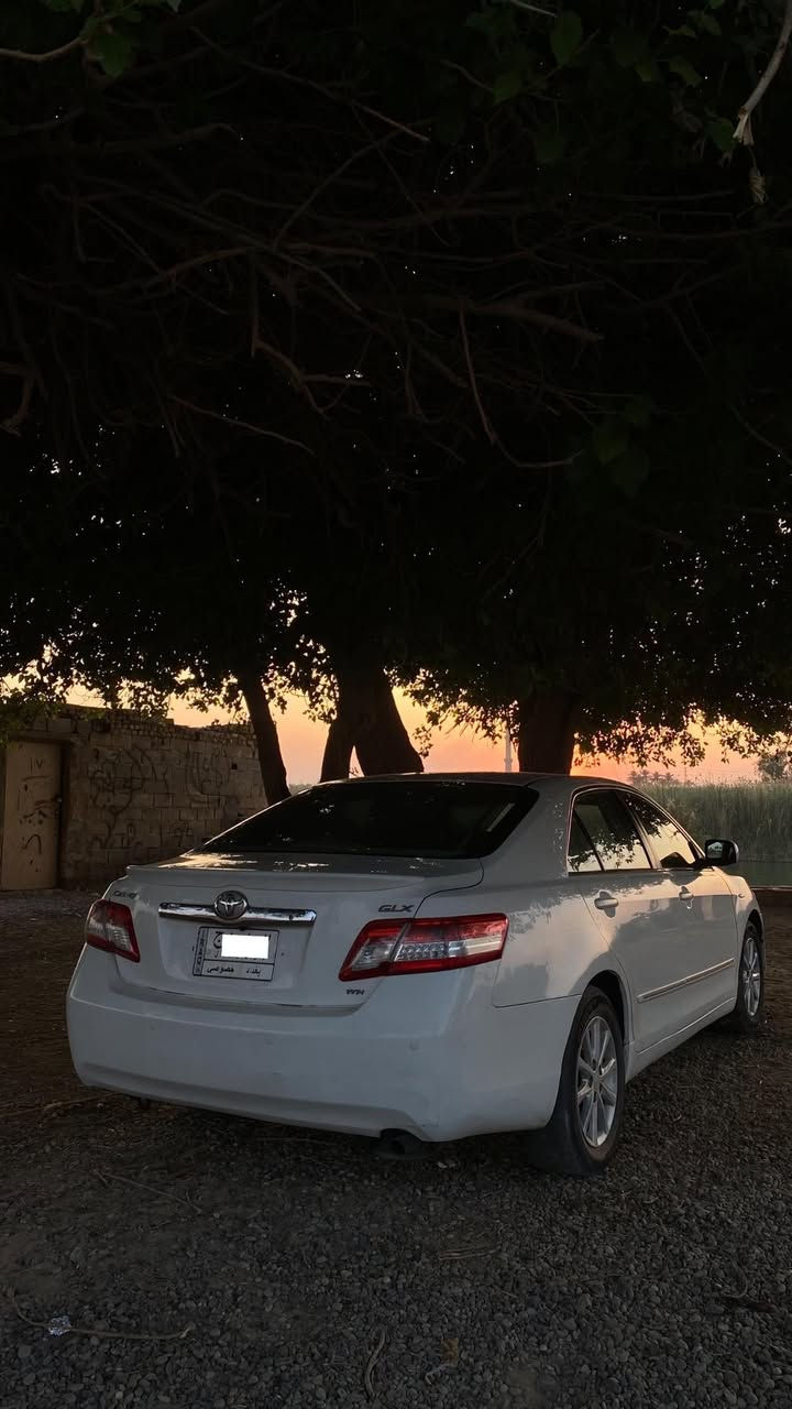 كامري موديل 2010 خليجي فول مواصفات 
الضرر جاملغ خلفي فقط
 الممشى 280 
الرقم بغداد خصوصي 
السعر 120 وبيها مجال بسيط 
***********
