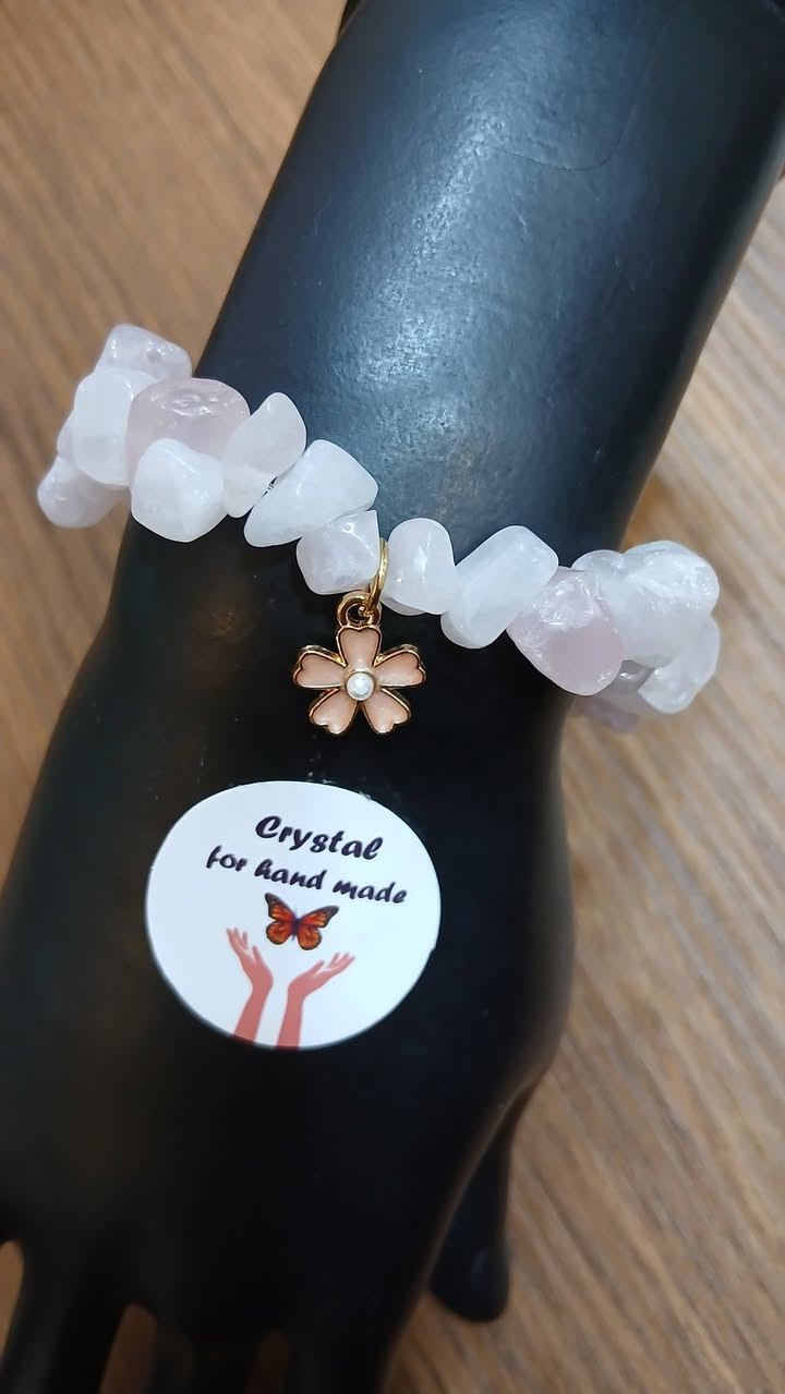 لمحبي العمل اليدوي صنعت أجمل الأعمال وبكل إتقان ليناسب اذواقكم الراقية ..  بأختياركم اعمالي اليدوية  ستشهدون اتقان ونظافة وتميز لقطع فريدة بشهادة زبوناتي اللاتي أعتز بهن .. اتمنى لكم طيب المتابعة والمشاهدة .. للطلب يرجى التواصل على الخاص، لجيراني من حي الخضراء أسعار خاصة وتوصيل مجاني ، أهلا وسهلا 🪻


**إذا كنت صاحب هذا الإعلان وتريد حذفه لأي سبب، رجاءا أرسل رسالة إلى الدعم الفني**