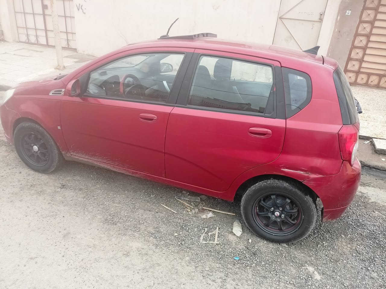 سياره اللبيع افيو 2009 رقم نينوئ  رعيها شرعي بل موصل 45بيها مجال ***********
