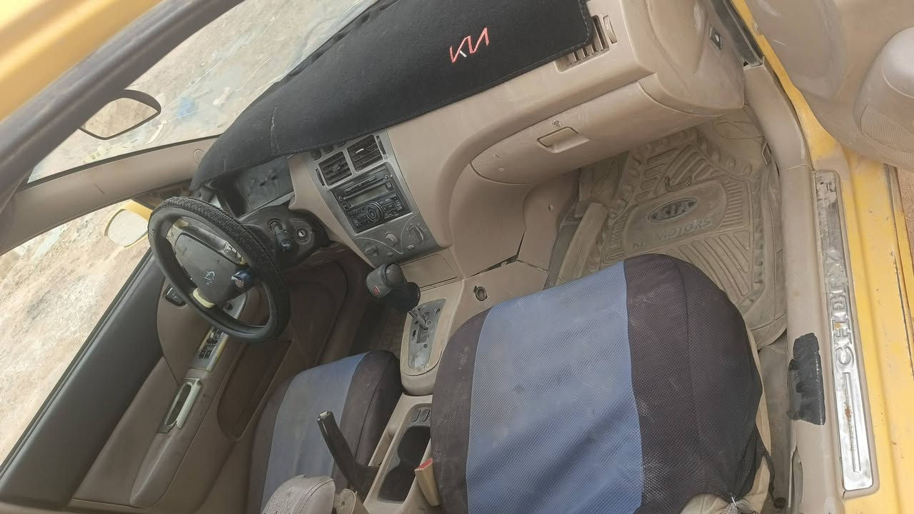 السلام عليكم. شيري A5. للبيع. سياره كايمه.عاطله   ماعرف شنو عطلها. سنويه كارتونيه صاحبها. موجود.  بس ابيعلك حديده.     مكان حصيبه الشرقيه المضيق.
/سعرها. 10$  قفل. /  ***********
