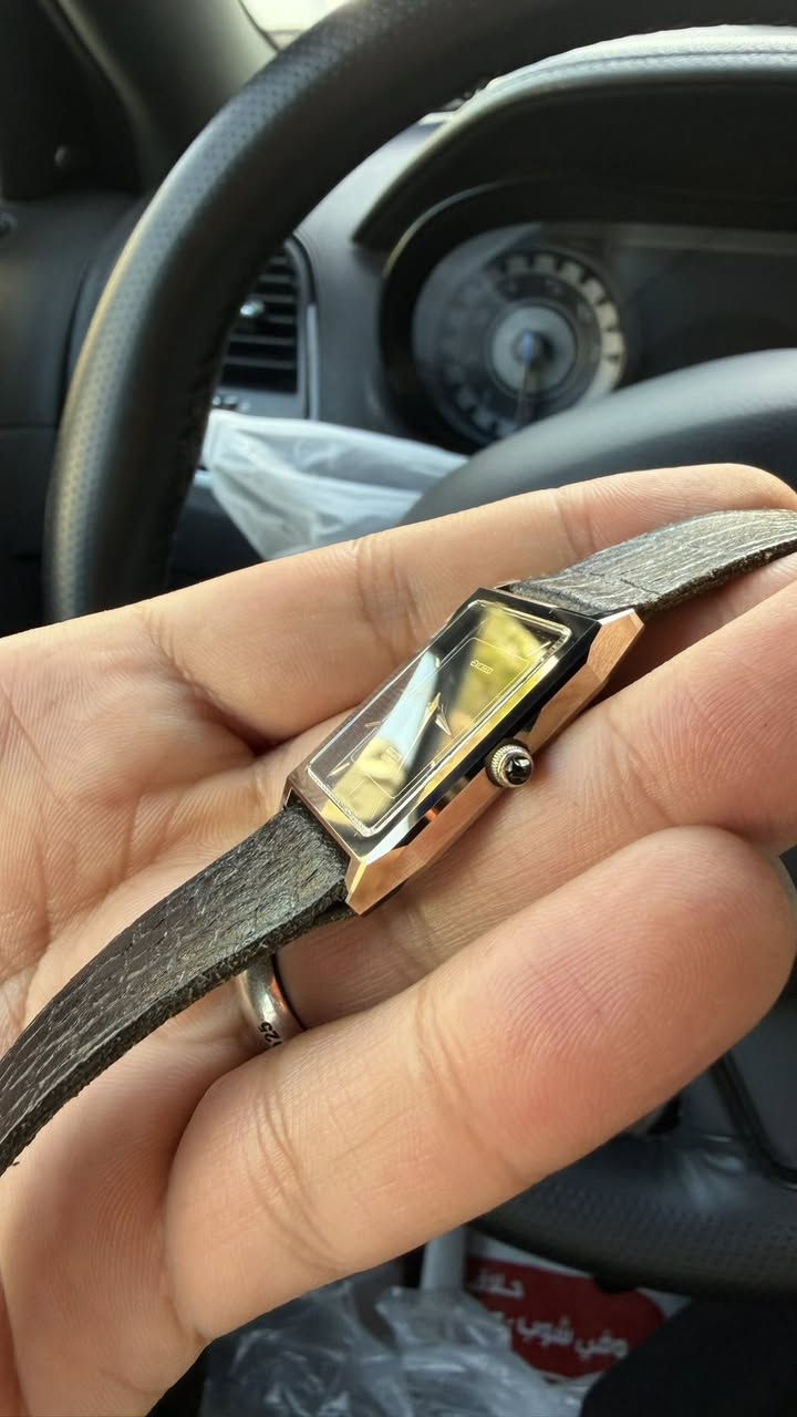 Made in Japan 🇯🇵
سيتزن اكسيد
 شكل التانك دايستر مقاوم للخدوش
انتاج التسعينات 1990s
نظام الميلين
كوارتز 🔋
قطر 37*28
زمبلك زفير
نضافة تامة لوك 
السعر 95$


**إذا كنت صاحب هذا الإعلان وتريد حذفه لأي سبب، رجاءا أرسل رسالة إلى الدعم الفني**