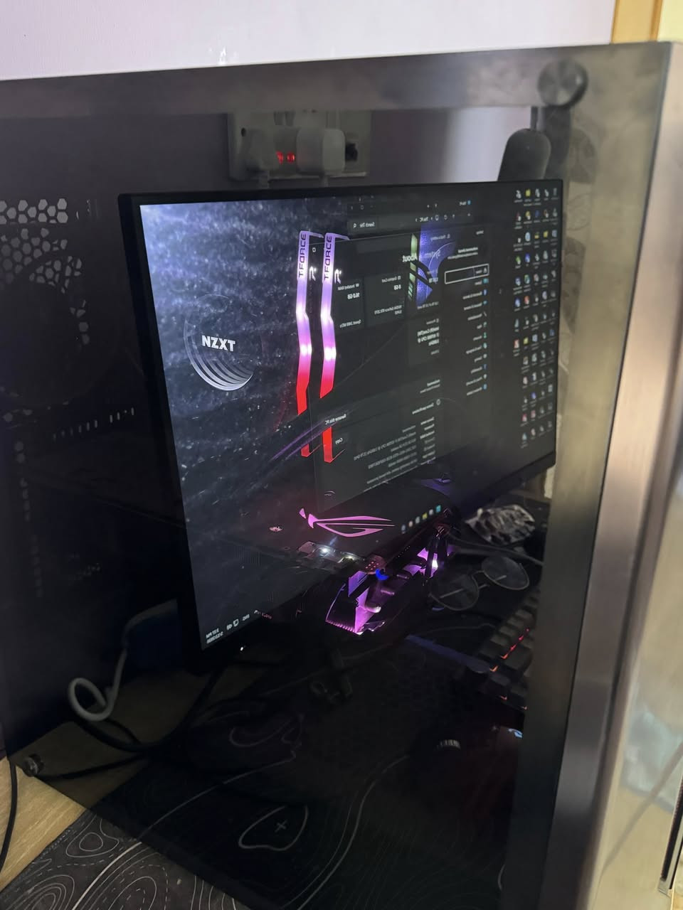 السلام عليكم ، عندي حاسبه كيمنك مواصفات :

Nivida ROG - STRIX - RTX 2070 super 

مبرد مائي nzxt all in one قوي ويحافظ ع حراره المعالج معتدله

Core i7 10th gen 

16 gb ram t force 

ASUS tuf gaming motherboard z490-plus WiFi 

والpsu corsir يتحمل ضغط ألعاب عاليه 

تجميعه تشغلك كل الألعاب ع اعلى إعدادات 

شكد يطلع سعرها وي شاشه aoc 2k هرتزيه ١٨٠ نظيف السيت آب فول بس الشاشه بيها خدشه وحده ليكدام متاثر ع اي شي لا دقه ولا ألوان ولا شي


**إذا كنت صاحب هذا الإعلان وتريد حذفه لأي سبب، رجاءا أرسل رسالة إلى الدعم الفني**