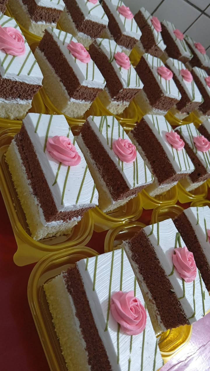 تم تجهيز ١٥٠ بوكس خطوبة حسب الطلب 🍰 
للحجز مراسلة الصفحة 
يتوفر توصيل داخل شهربان 🚗


**إذا كنت صاحب هذا الإعلان وتريد حذفه لأي سبب، رجاءا أرسل رسالة إلى الدعم الفني**
