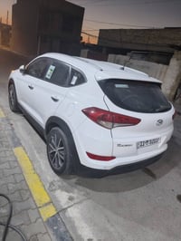 توسان خليجي 2016  ماشيه 154  مكفوله من الحادث والصبغ عدا ملاحظات قليله...