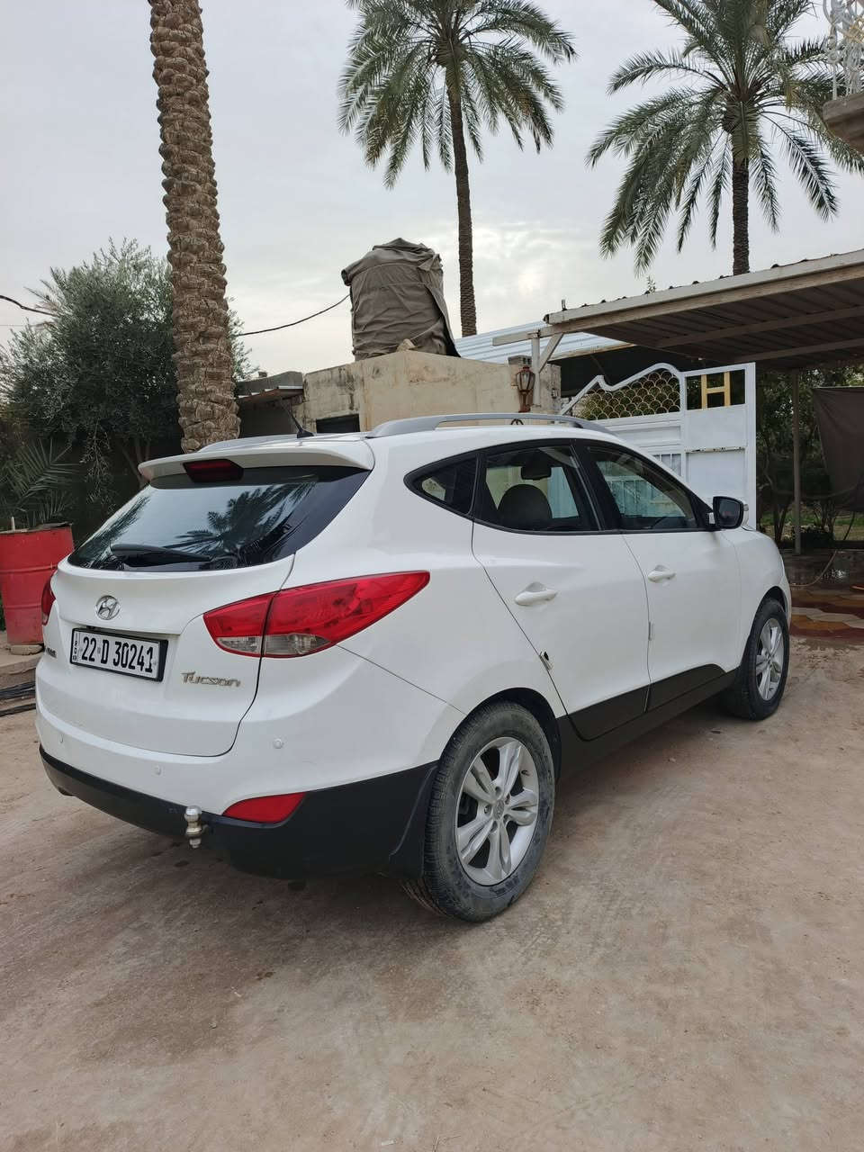 السلام عليكم
توسان خليجي موديل 2014 شكل ال2015 رقم اربيل الدولي تريد وكاله تريد تحويل السياره كير مكينه كفاله تبريد تدفئه حداديه خير من الله  موصفات تحكم استيرن فتحةups كامره خلفيه اشاير بالمري داخل لونين الخ... مواصفات التوسان المعروفه السياره ضررها فقط بنيد وبيها مكانين بارد فقط باقي السياره مكفول السعر 135 وبيها مجال بسيط مكاني كربلاء الحسينية للاستفسار ***********
