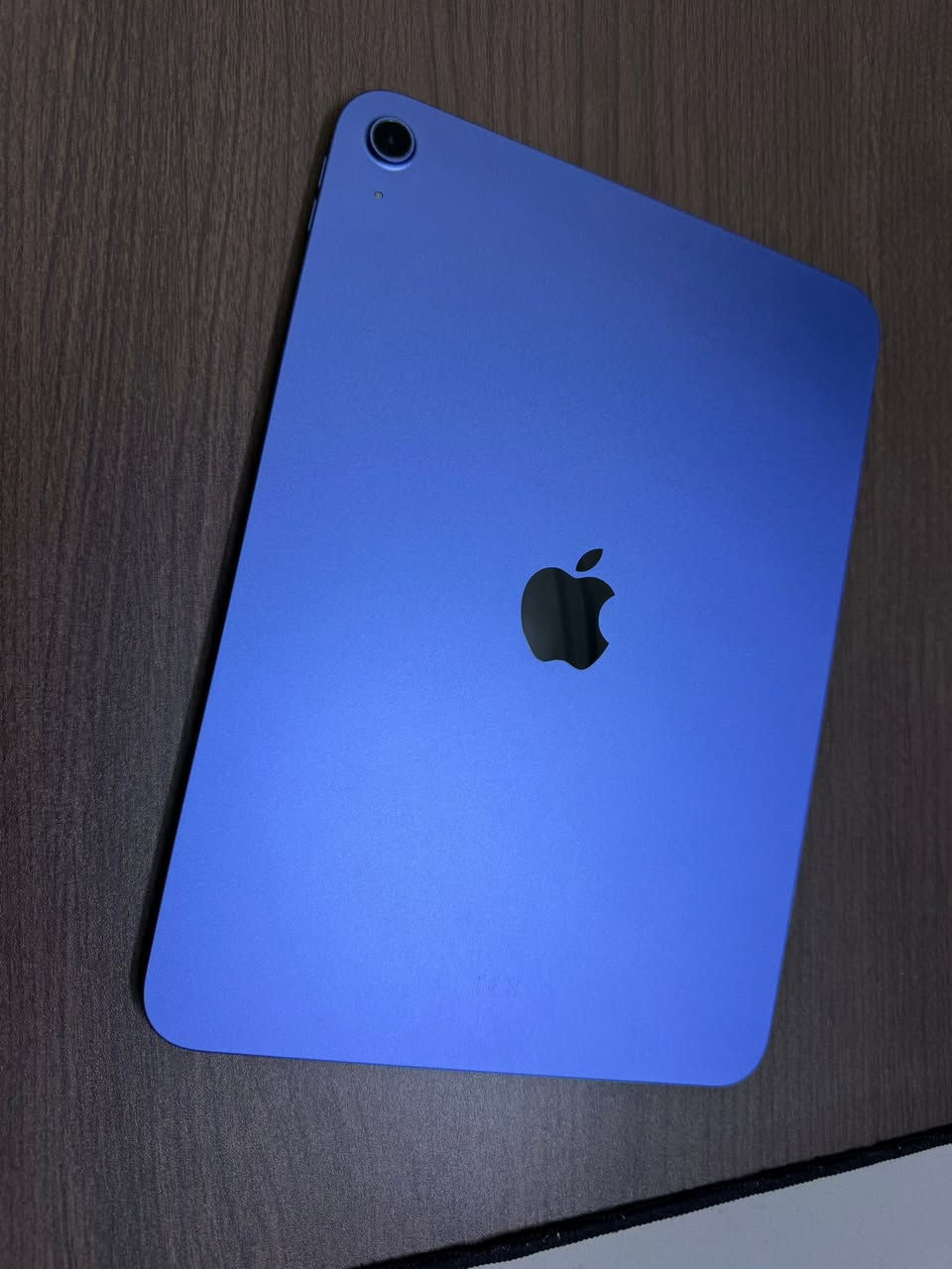 ايباد 11 نسخة A16 وايفاي
للبيع iPad 11 (A16) Wi-Fi – ذاكرة 128GB

الجهاز بحالة شبه جديدة واستخدام خفيف جدًا،

المواصفات:
الموديل: iPad 11 (A16)
الذاكرة: 128GB
حالة البطارية: 100%
عدد دورات الشحن: 40 دورة فقط
بصمة اصبع
وباقي المواصفات المعروفة

ابيعه مع كامل ملحقاته:
الكارتون الأصلي
الشاحن الأصلي
كيبل الشحن الأصلي
كفرات حماية وستاند بنفس الوقت عدده 2 وصورهن بالمنشور
قلم نوعية ممتازه كسر كارتون
كيبورد مع توتش باد كسر كارتون نوعية اصليه ممتازه

الجهاز محافظ عليه من أول يوم استخدام، الجهاز اخو الجديد كسر كارتون نضيف بنسبة 100‎%‎
بعده بالضمان ( ضمان ابل وضمان من ناروتو سنتر)

💰 السعر: (490 الف دينار عراقي مع كامل ملحقاته ابيعه هو وغراضه كامله)
للعلم بس الكفرات والقلم والكيبورد سعرهم الاجمالي يطلع تقريبا 70 الى 100 الف
📍 الموقع: (البصرة/ القبلة )

*********** بي واتساب
