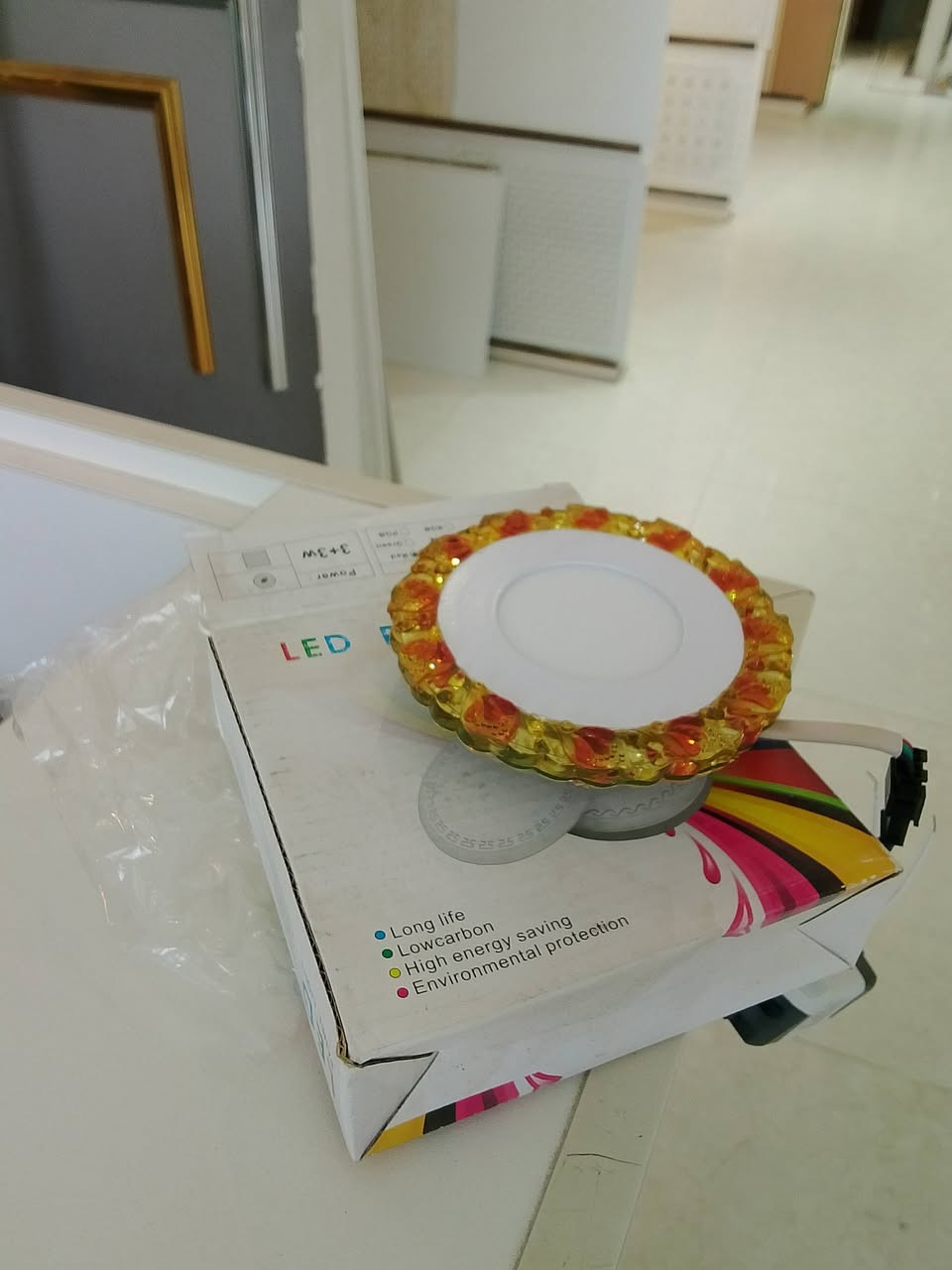 السلام عليكم تصفية مخازن لحك قبل نفاذ لكميه لحجم لكبير ب6500 ولحجم لزغير ب2500 ليد سقف ثانوي إطار نشره  ويوجد توصيل ***********
