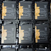 بطاريات • متوفرة