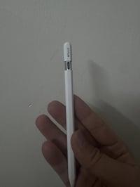 قلم ابل اصلي Apple Pencil (USB-C)  مستخدم شي جداً قليل كلش نطيف  السعر...