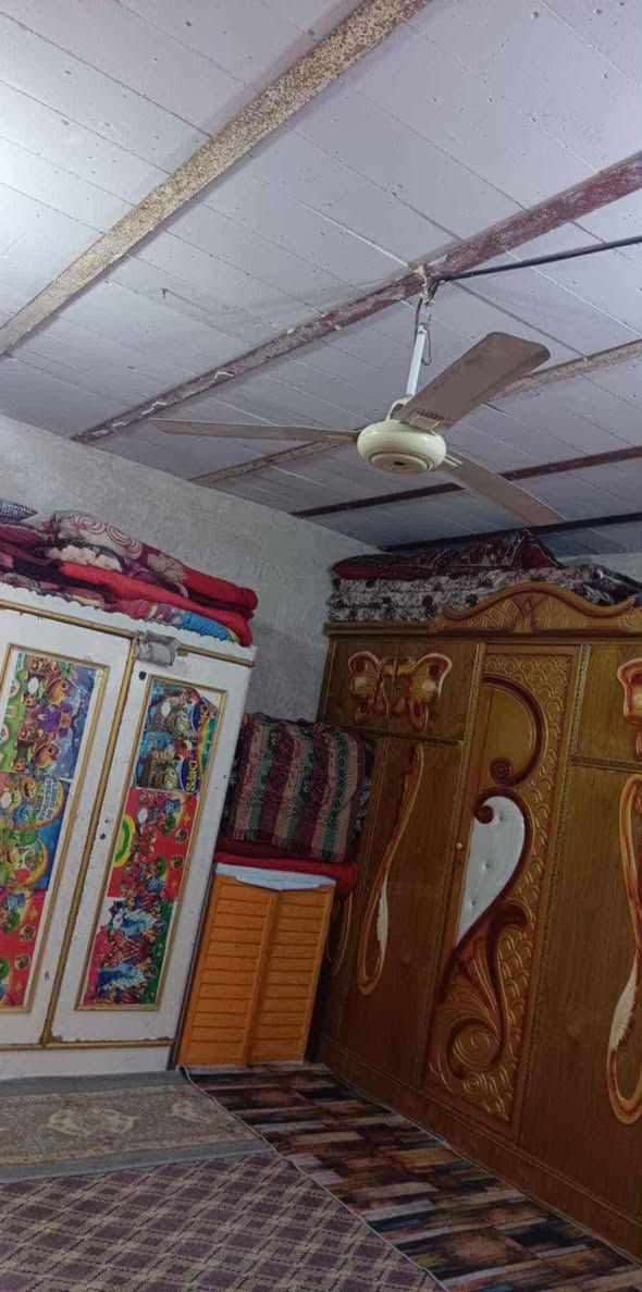 السلام عليكم بيت لبيع 75متر خلف جامع الخزاعل تجعيب طابوك السعر 11وبيه مجال ***********
