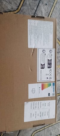 شاشة عرض • جديدة • ملحقات كاملة