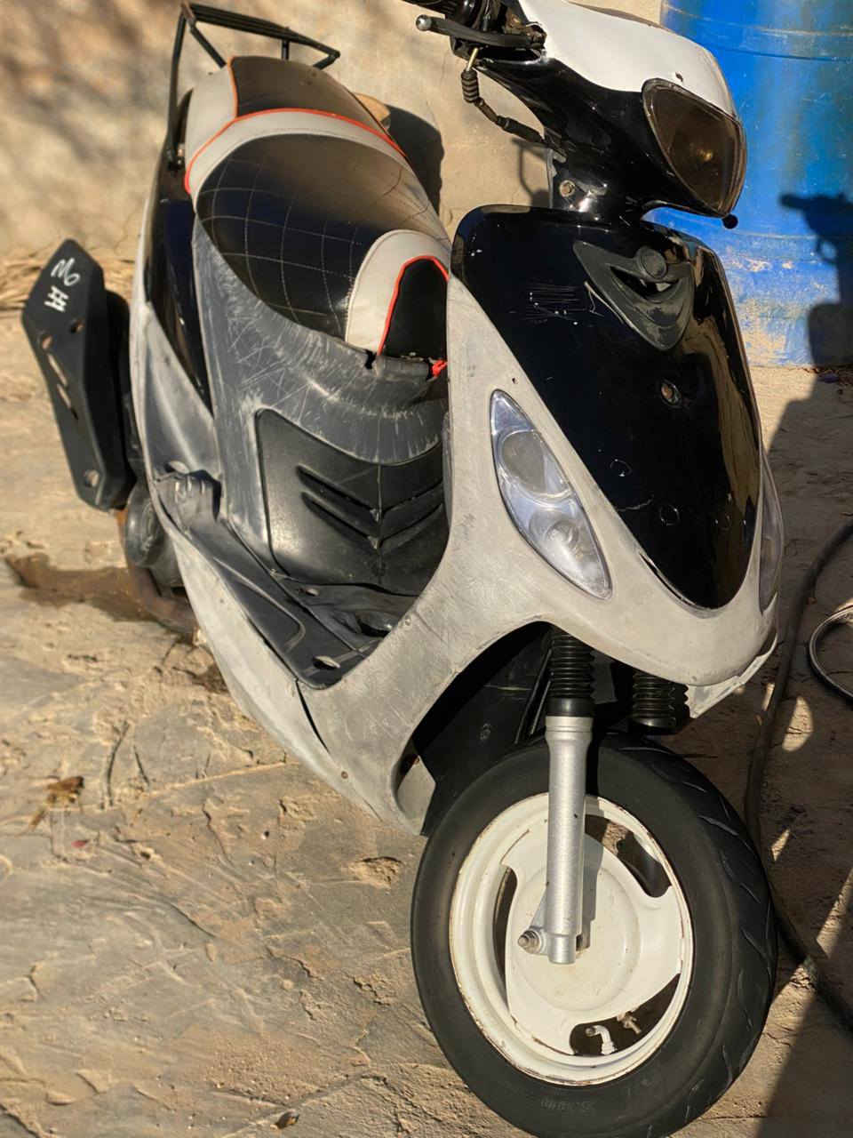 السلام عليكم دراجه ماكس منغولي ختم واحد صلنصه رياضي سلف 55 مبدل بيه بس ولفات الدراجه بلادي 49 السعر 375وبيه مجال حك الجيه مكاني كربلاء طويريج ‏‪***********‬‏
