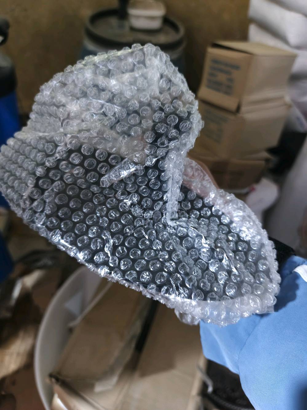 لبيع استان احذيه وشحاطات غير مسخدم ٣٠سجه استان عدد٢٥٠  بغداد تاجي