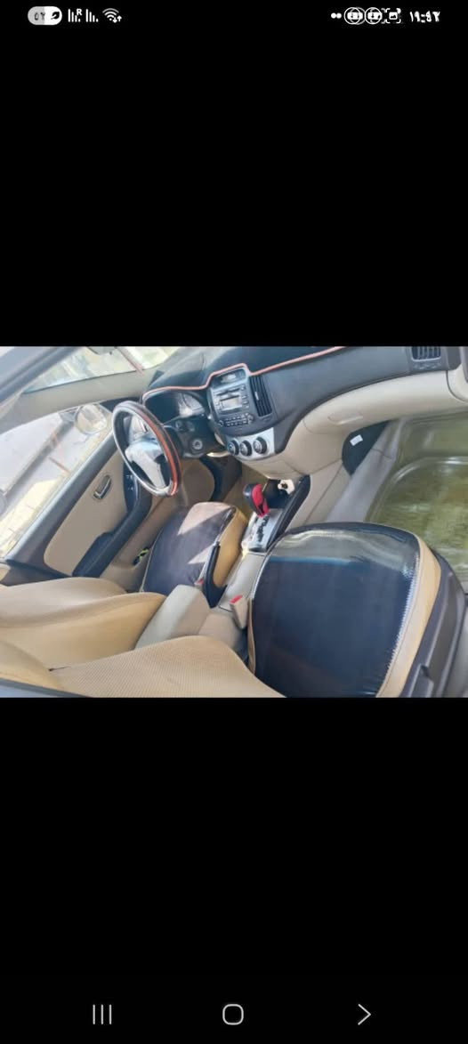 سلام عليكم النترة 2011 محرك 2000 السيارة بيها بارد شوية الباب السائق السعر 120 بيها مجال ***********
