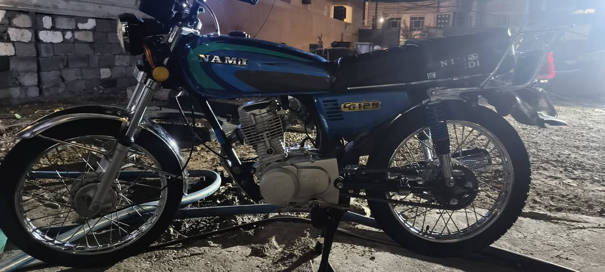 نامه امتياز سكنر موديل ٢٥ 
مبدل بيها ولفات كهربائيات شغاله 
نقصها مجمع اشاير وقبق زنجيل يحتاج الها ترتيب 
السعر ٥٥٠ وبيها مجال بسيط 
***********
***********
